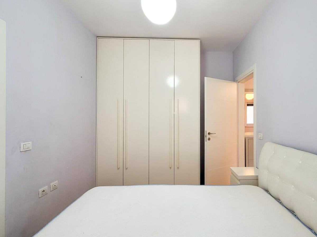 Quiet Apartment Near Tirana Lake エクステリア 写真